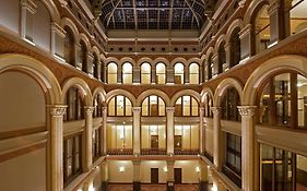 Hilton Garden Inn Milwaukee Downtown